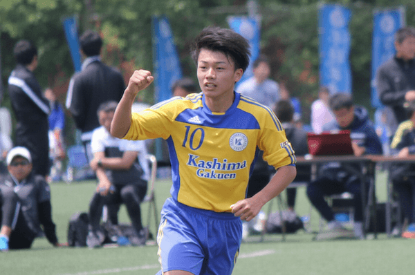 日本代表エース・上田綺世の原点は鹿島学園にあり――“孤高のストライカー”を育てた名将・鈴木雅人監督の育成メソッド