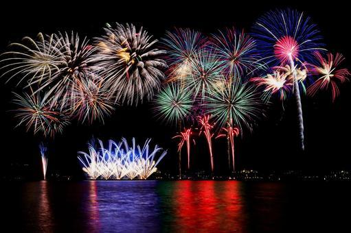 夜空のキャンバスを読み解く！花火大会がもっと楽しくなる「花火の種類と見分け方」ガイド【夏祭り・花火特集2026】