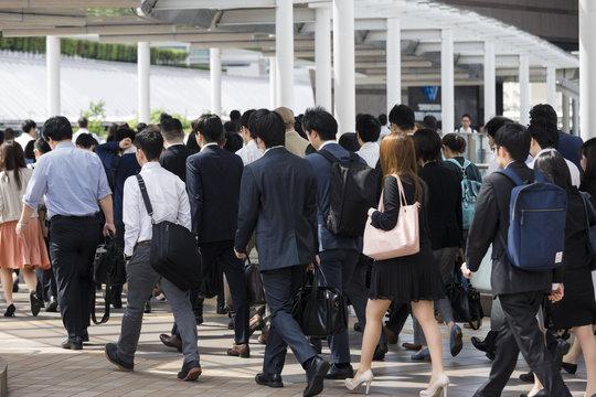 《エリート vs. 庶民》の分断が社会を変える──ポピュリズム拡大の背景