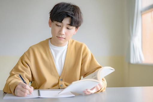 通信制高校の生徒数が過去最高に──今、なぜ「通信制」を選ぶ生徒が増えているのか？