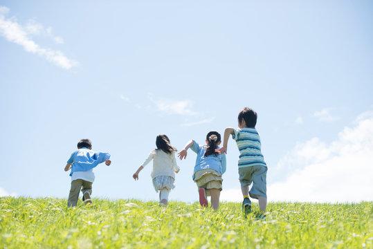 子どもの名前ランキングは何を映してきたのか――名づけの変遷から読み解く、日本社会の価値観