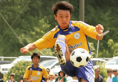 「挫折こそ、最強の才能だ」――上田綺世と鹿島学園、日本の若き才能を支えた鈴木雅人監督「再生」のマネジメント