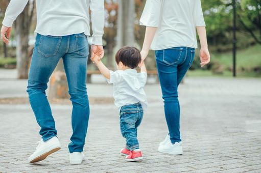 “チルドレンファースト”宣言　東京都の子育て支援がすごい理由