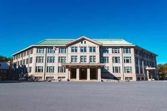 上皇さまの葬儀「規模縮小」へ――背景にある国民への思いと皇室における葬儀の歴史