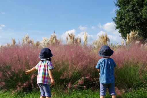 年子育児の現実とメリット｜“嵐の数年”を乗り越えた先に待つ“ご褒美”とは