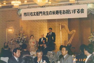 原宿でできた名俳優と、由緒ある神社との縁