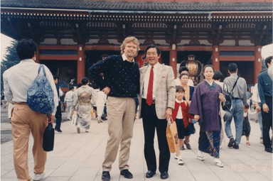 ハウスボートで始まった盟友関係――「テレビは趣味、本業は」