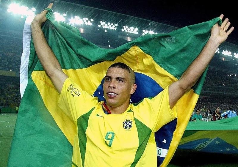 “怪物”ロナウドとは何者だったのか？サッカー界を揺るがした“フェノーメノ”の伝説