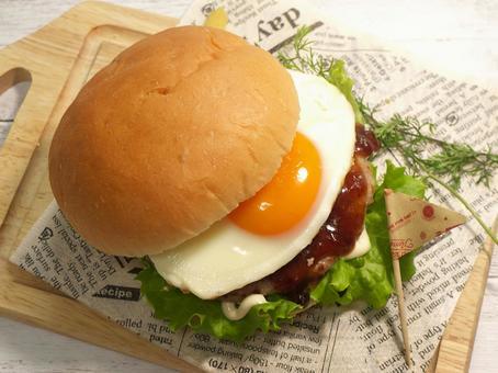 【2026年最新】今年の月見バーガーはどれを食べる？注目作を徹底比較