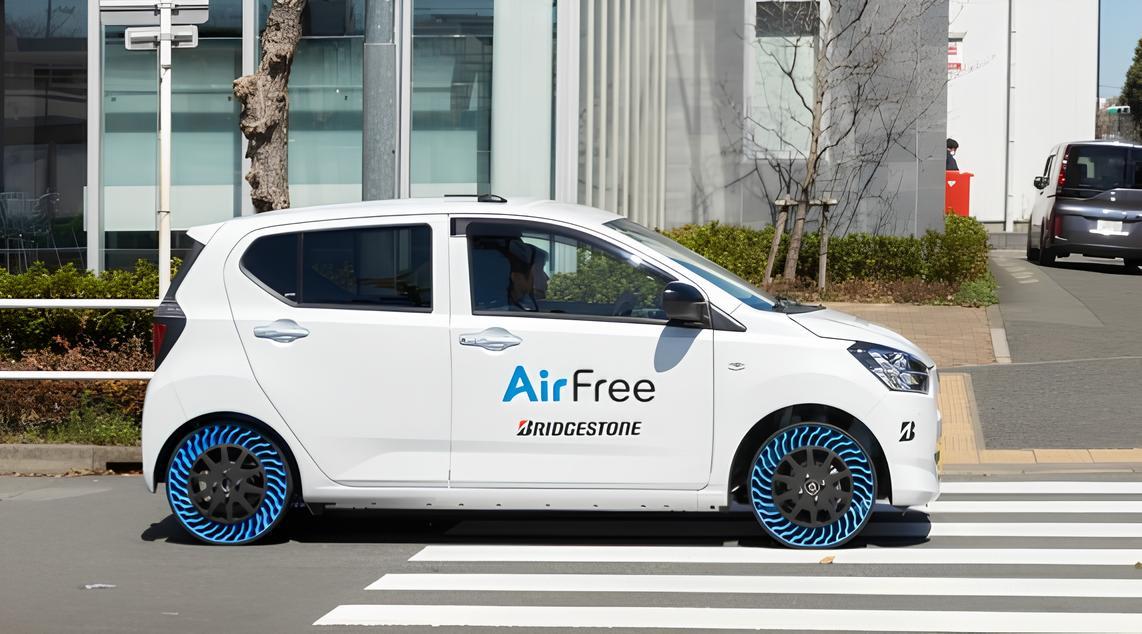 ブリヂストンの“空気ゼロ”タイヤ「AirFree」——自治体・自動運転・宇宙でも活躍する新技術