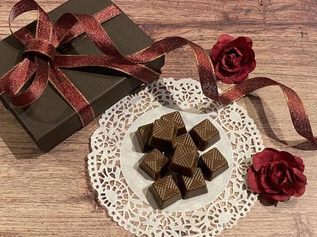 バレンタインは「誰かのため」から「自分のため」へ──ご褒美チョコが主役になる理由