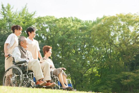 「介護が必要かも」と思ったら｜公的介護保険の仕組みやサービス利用の手順を解説