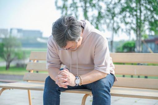 それ、本当に“年齢のせい”？ 男性にも訪れる更年期障害のサイン