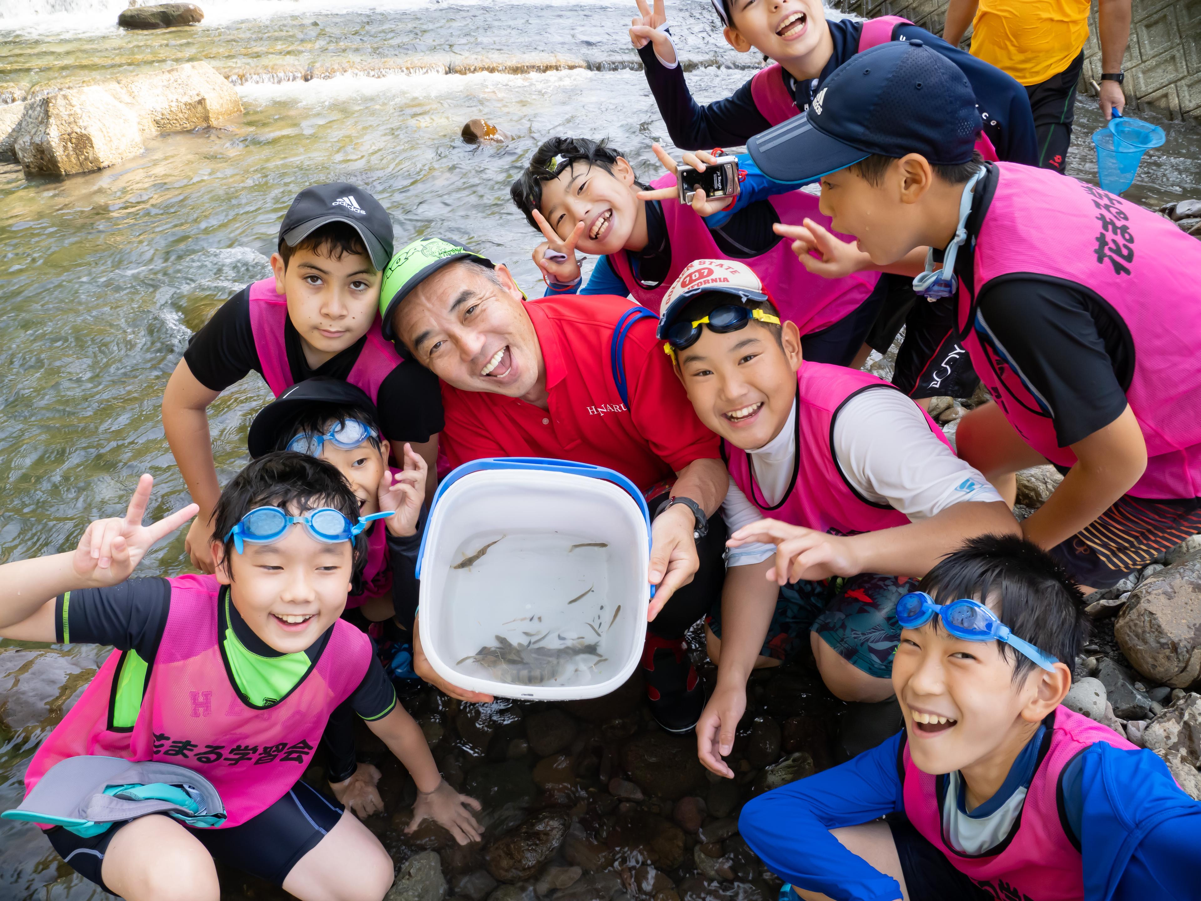 幼少期――焼酎のにおいと、外遊びで過ごした日々