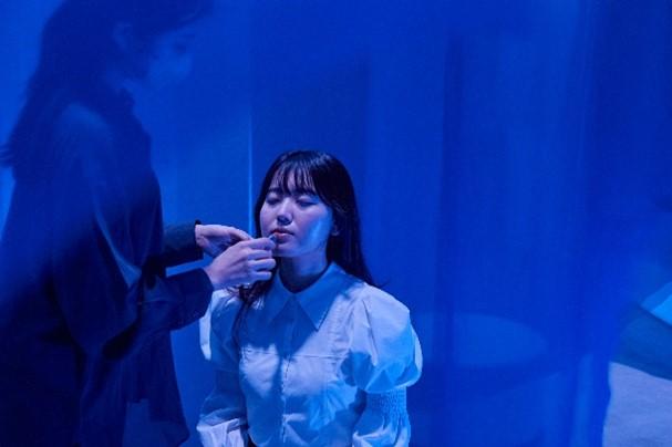 「あえて色を見せない」口紅のプロモーション。リップ戦国時代に老舗・伊勢半が仕掛けた“暗闇”の戦略