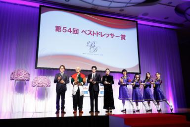 【独自レポ】2025年ベストドレッサー賞にみる、トップランナーたちの「装いと信念」。吉野家会長、檀れい、本田響矢らが語ったスタイル論