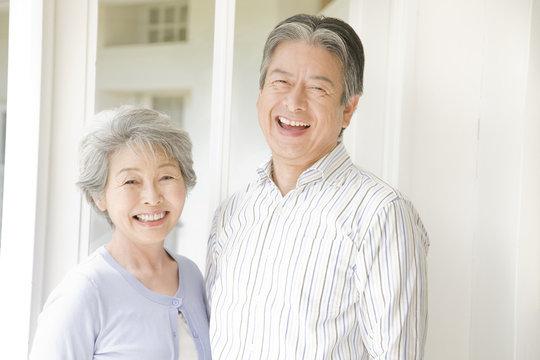 団塊の世代からバブル世代までの特徴とは？時代背景と上手な接し方を解説