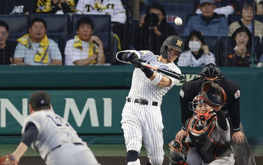プロ野球の「三冠王」とは？2026年の佐藤輝明の達成、歴史、投手三冠との違いまで解説
