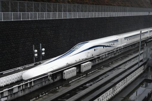 タイトル：時速500kmが変える未来図――リニア中央新幹線、静岡工区着工で動き出した「国家プロジェクト」の全貌
