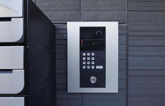 「うちは大丈夫」が一番危険！オートロック時代の防犯対策