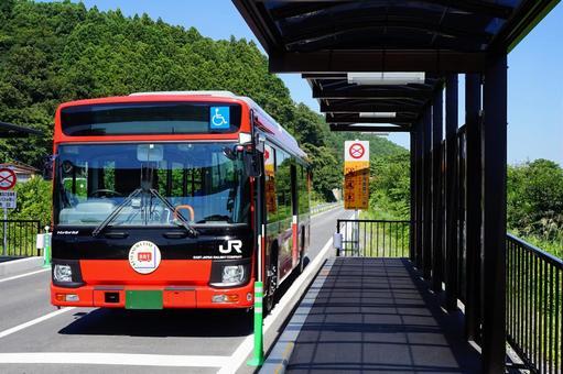 いま注目を集める「BRT」──通勤・通学の未来を変える新しい都市交通